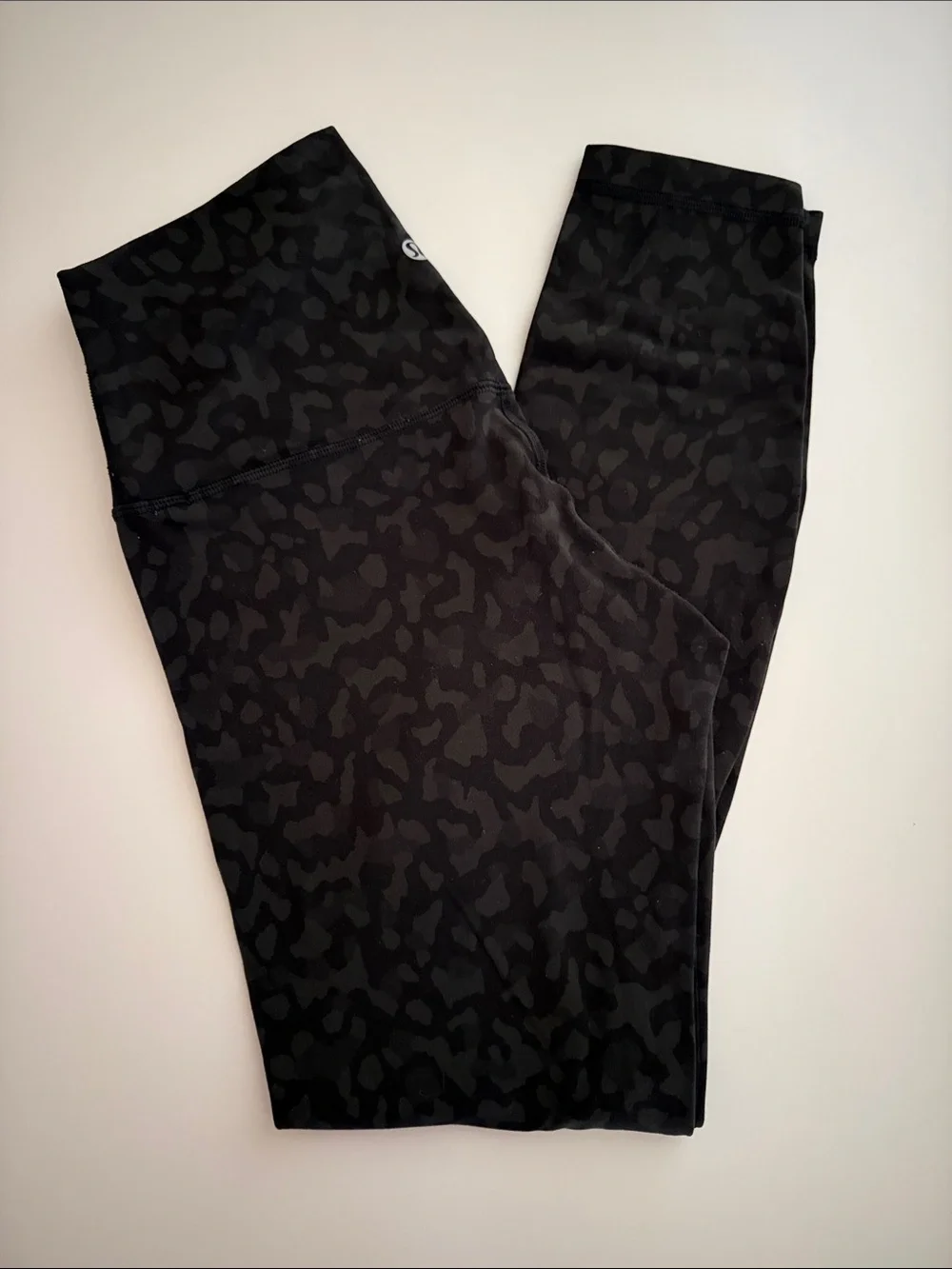 Lululemon Align High-Waist Black/Gray leopard/Camo Print Leggings Sz 6 - Picture 2 of 12